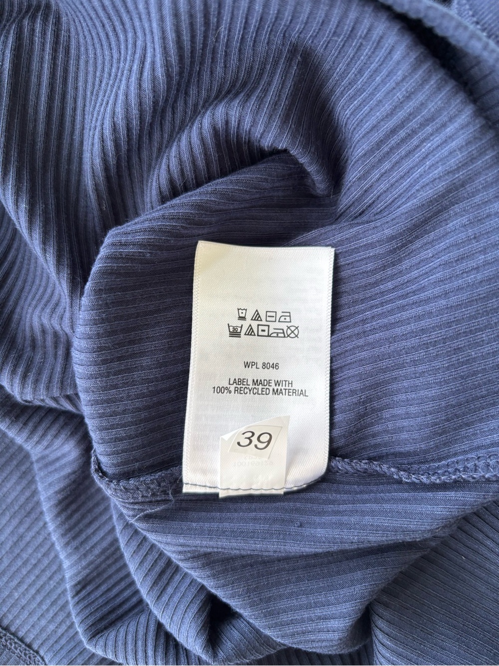 On 34th navy blue ribbed tank top size medium NWT - Picture 4 of 4